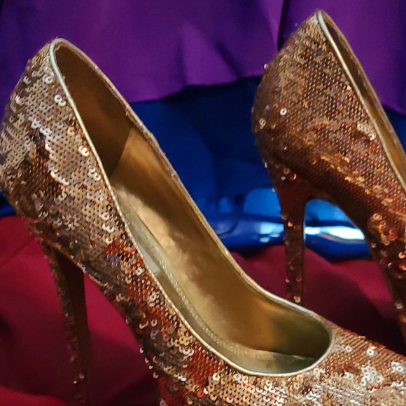 Steve Madden High Heels glitter and Golden chrome color size 6.5 used. - Picture 4 of 16